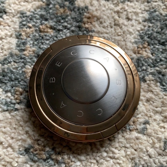 BECCA Other - Becca light chaser highlighter